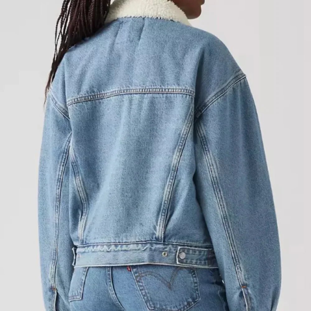 Levi's Light Denim Cream Sherpa Trucker Jacket with Button Closure, Size Medium - Picture 2 of 12
